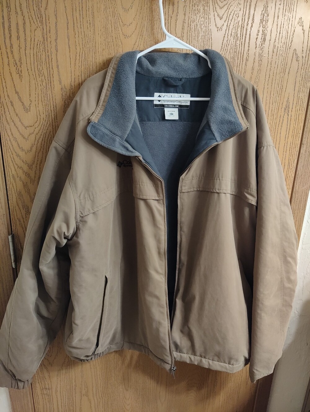 Columbia Men's Khaki Jacket with Gray Fleece Lining
